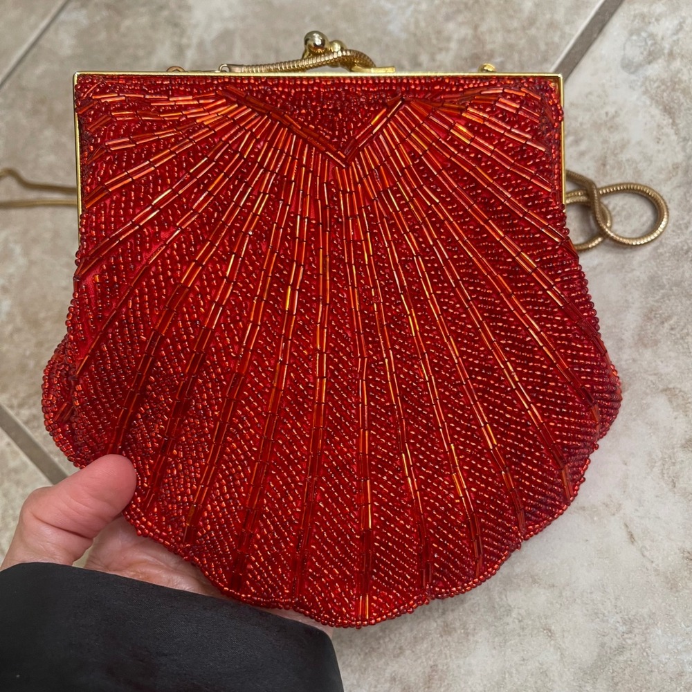 Partners Red Beaded Shell Evening Bag Gold Snake Chain Kiss Lock Clutch Vintage - Picture 10 of 10